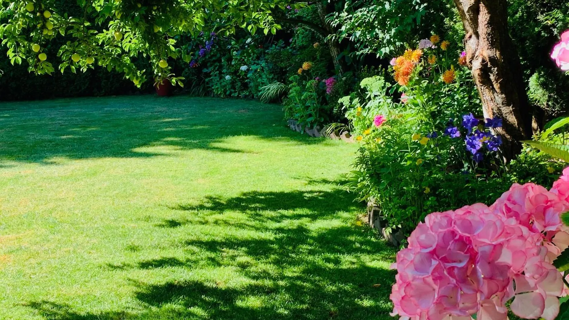 Richmond Garden Retreat 아파트 0*,  캐나다